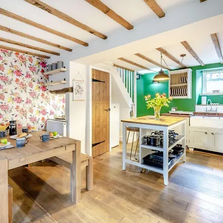 3 Bed In Ulverston Oc-87960 *