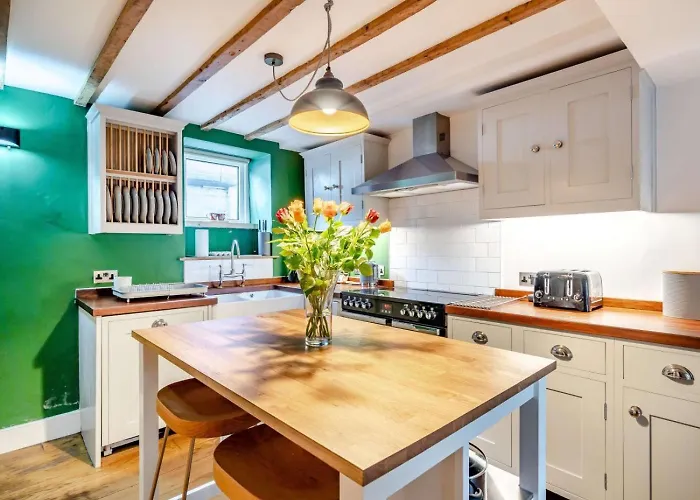 3 Bed In Ulverston Oc-87960 *